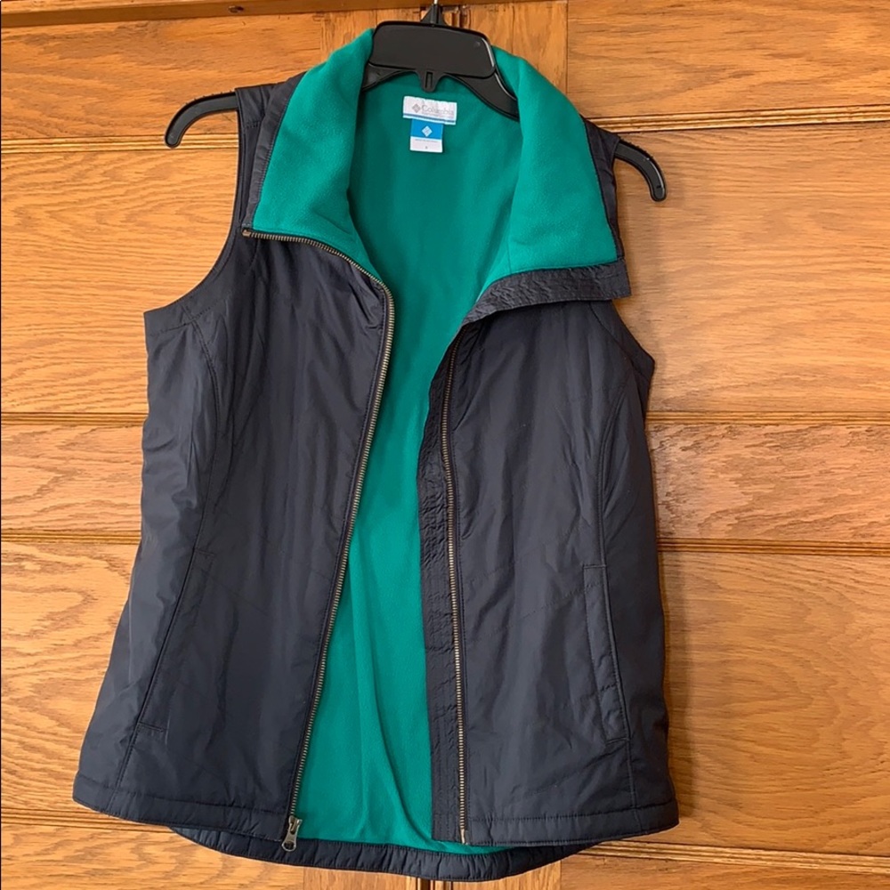 Columbia lightweight navy vest
